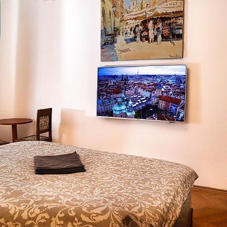 Room & Parking Assistance Prague Luaran gambar