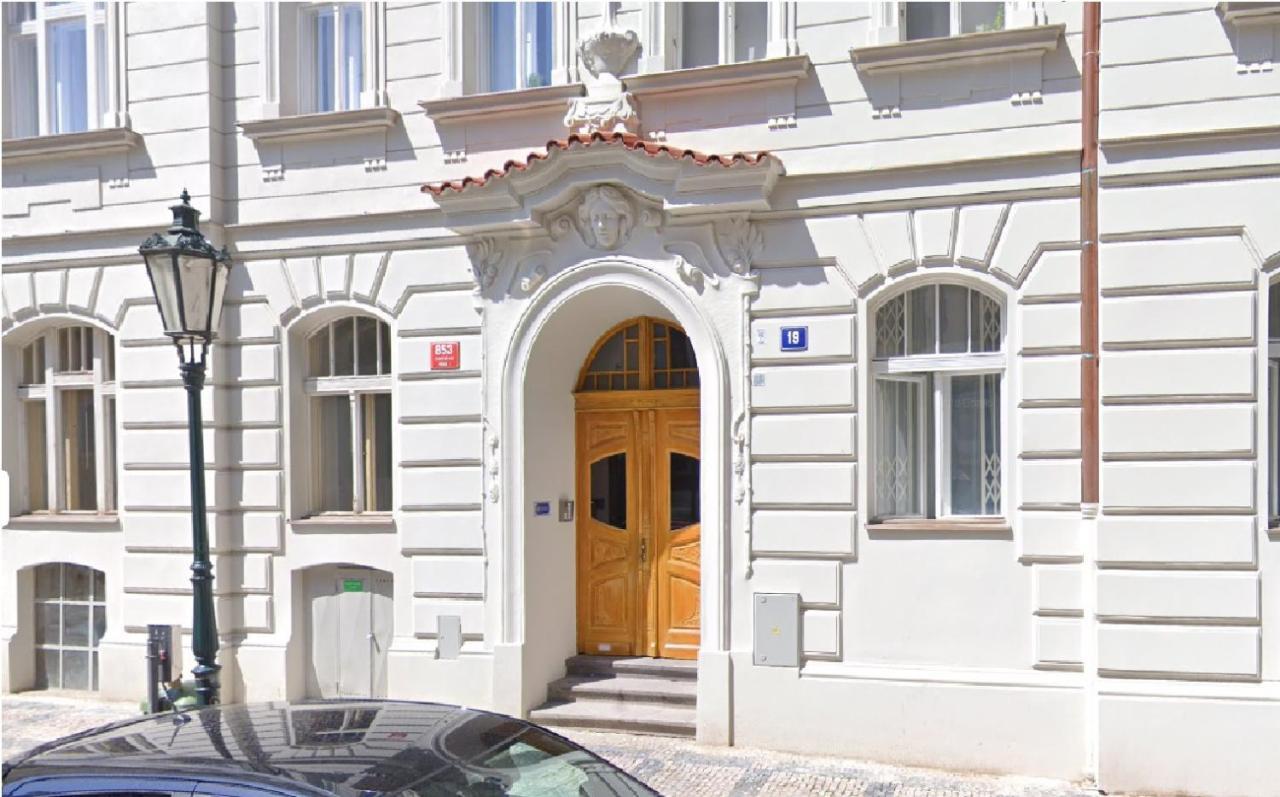 Room & Parking Assistance Prague Luaran gambar