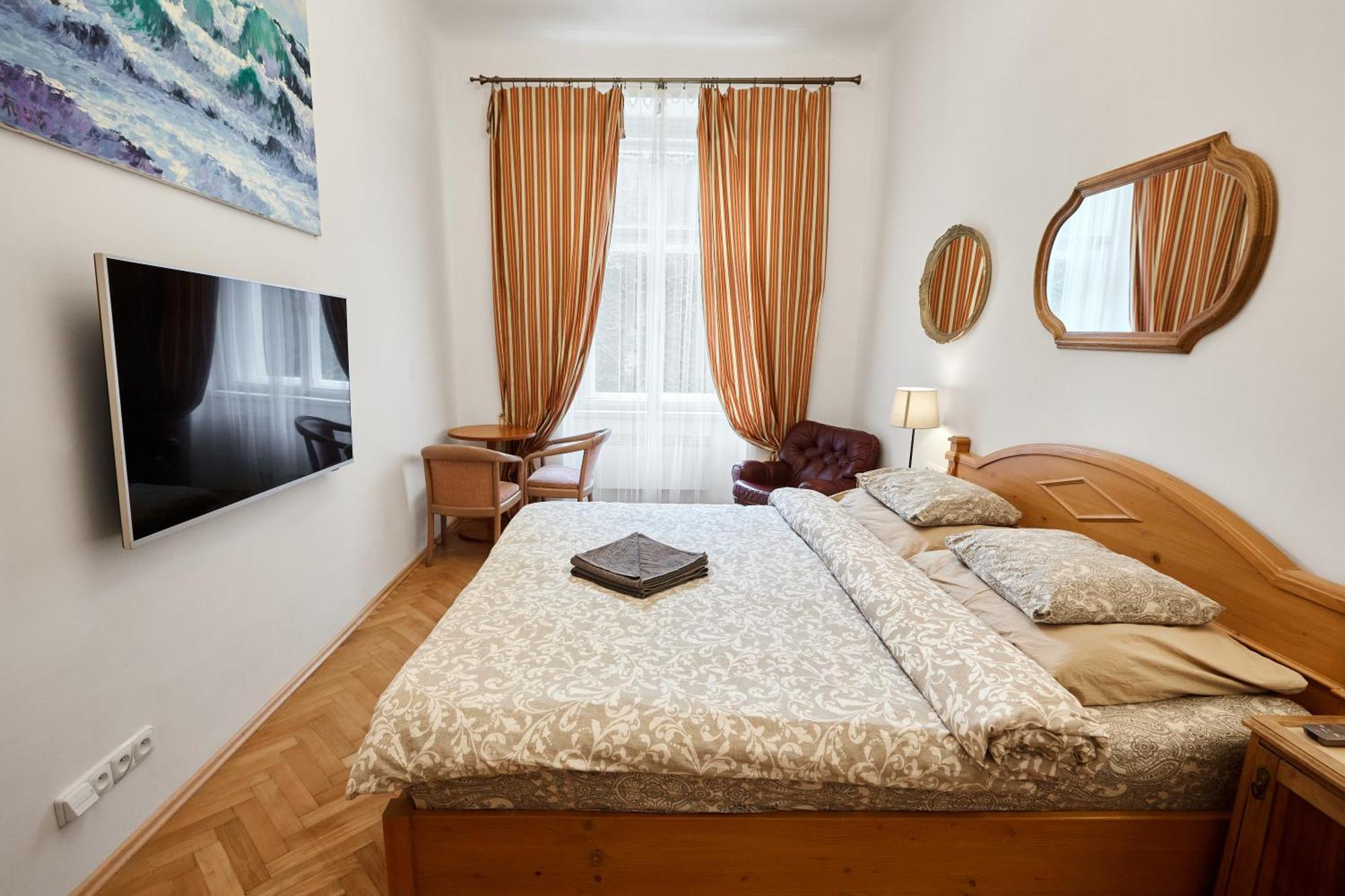 Room & Parking Assistance Prague Luaran gambar