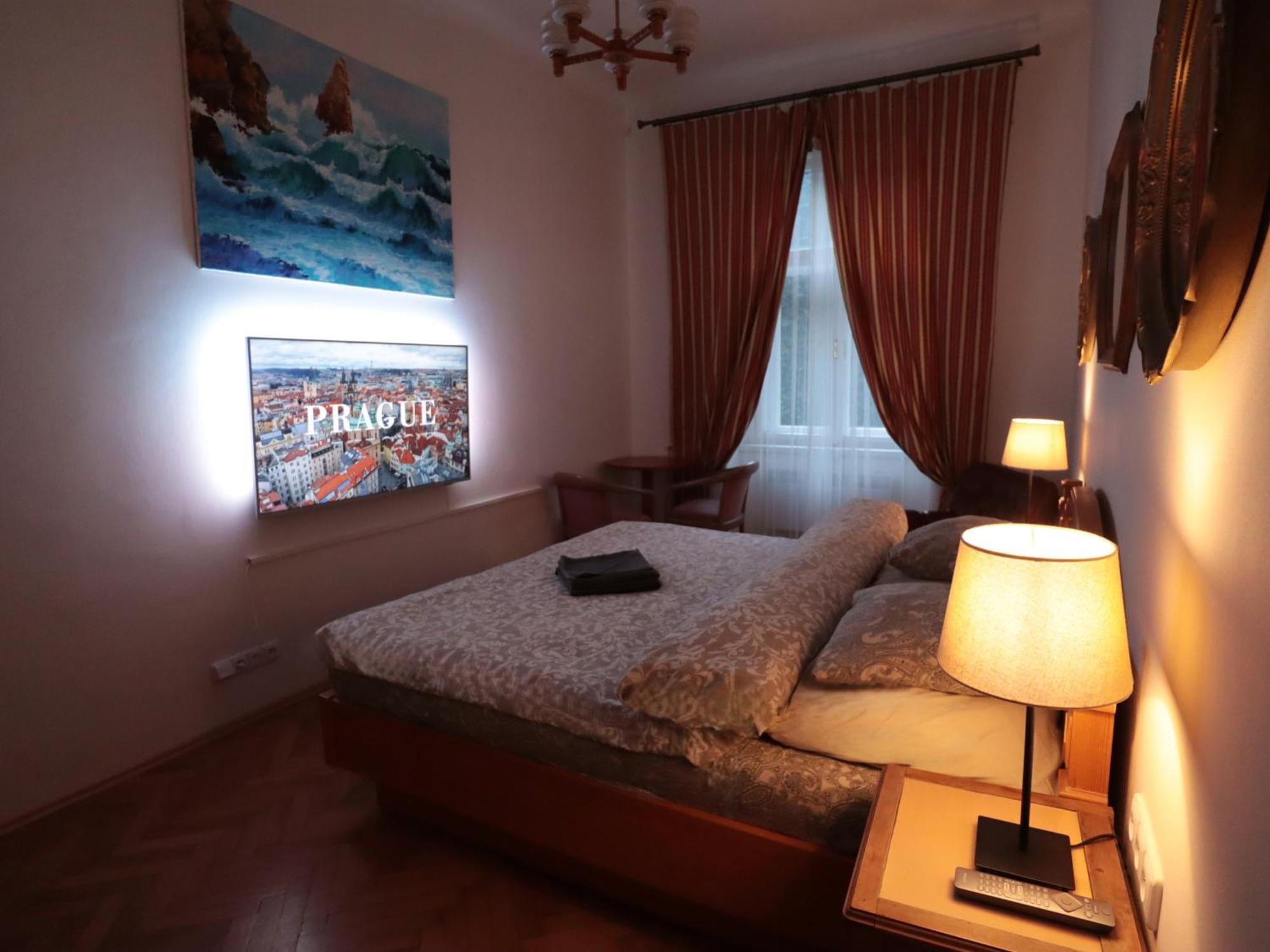 Room & Parking Assistance Prague Luaran gambar
