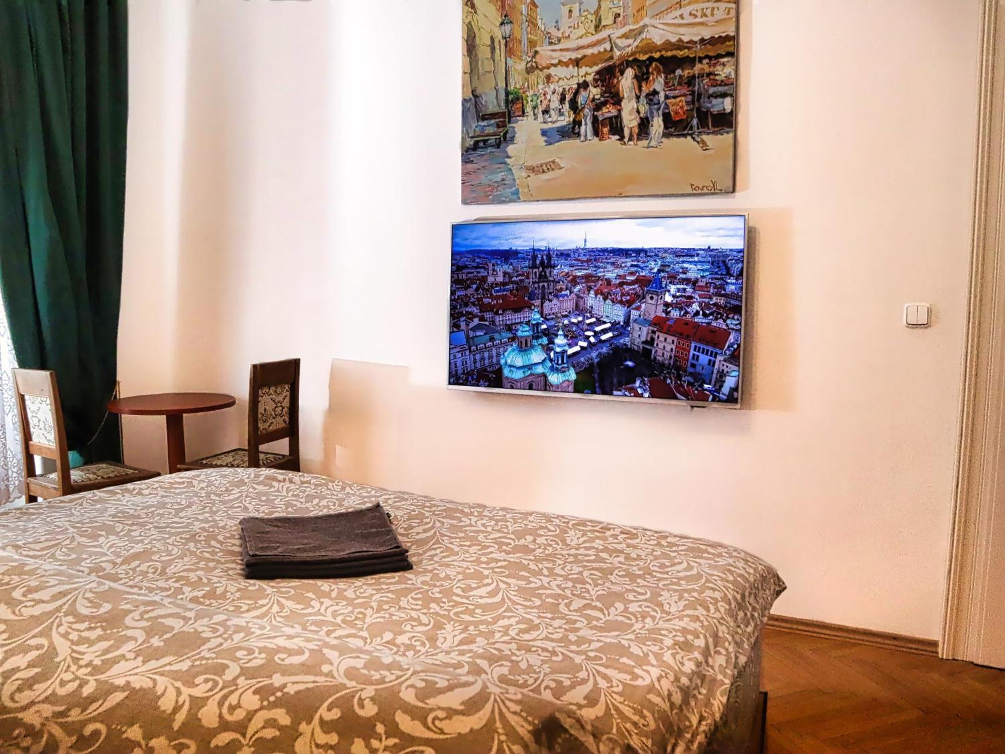 Room & Parking Assistance Prague Luaran gambar